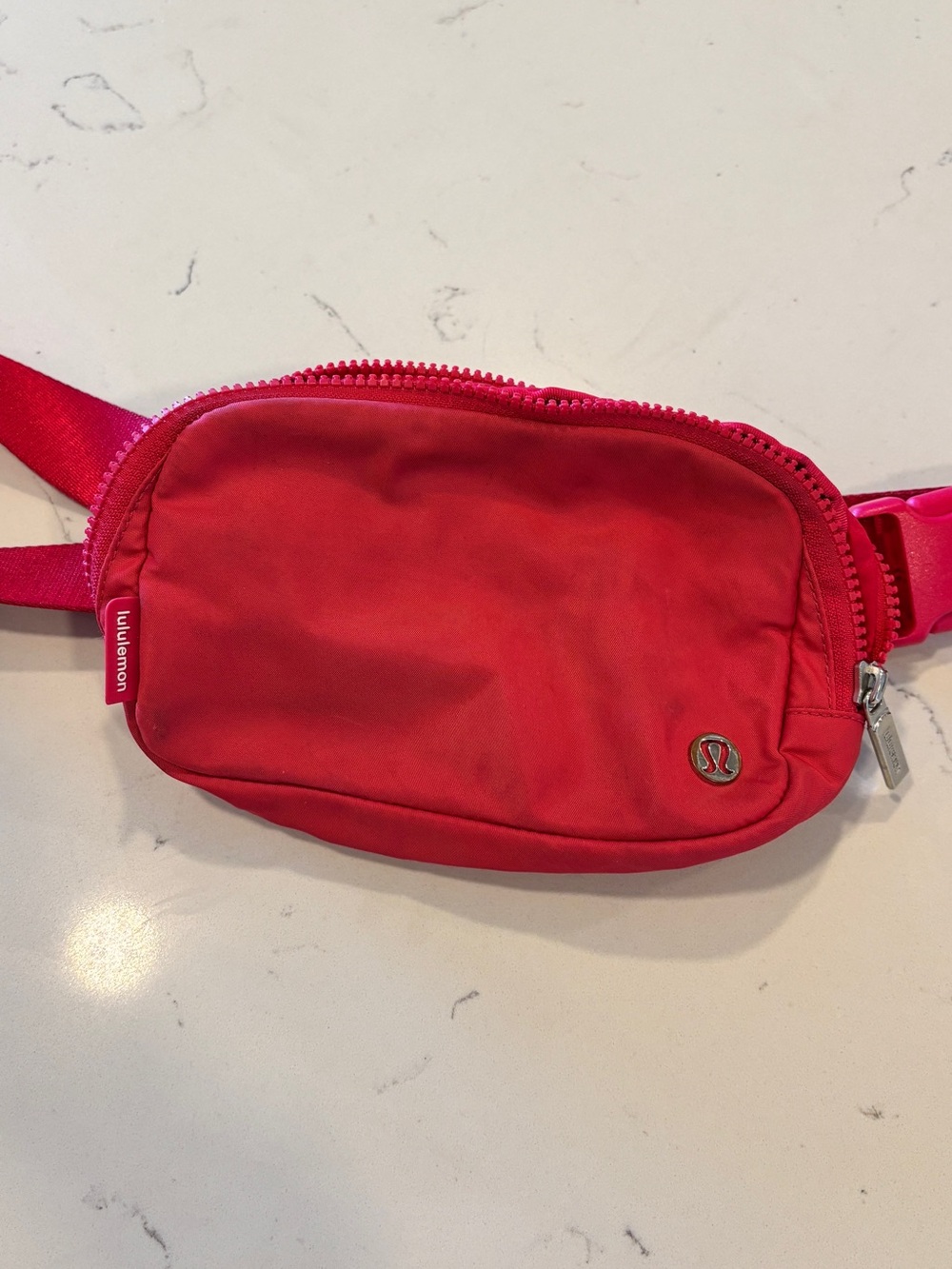 Lululemon Everywhere Belt Bag Redish Pink - Cherry Mist
